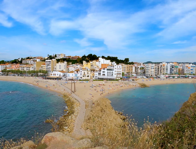 Vista panorámica de La Palomera y la playa principal de Blanes